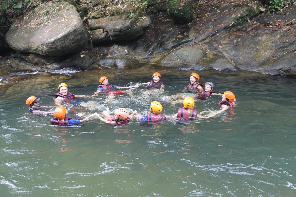 Rafters Retreat Hotel Kitulgala Buitenkant foto